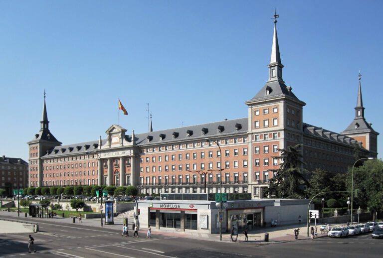 La desclasificación OVNI española: cómo un funcionario de Valencia convenció al Ejército del Aire de abrir sus cajones
